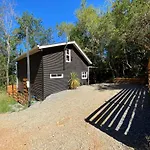 Cabana Con Tinaja En Bosque Valdiviano
